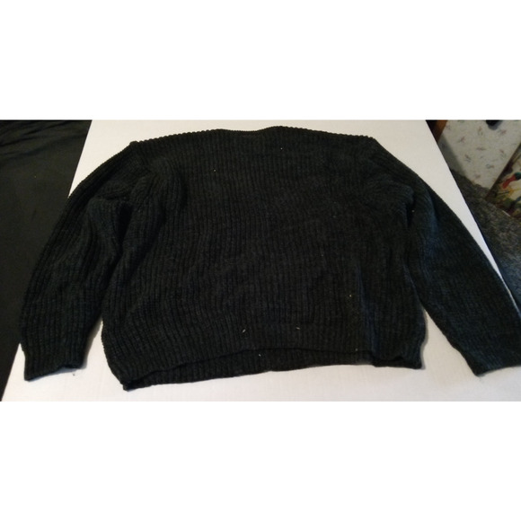 Basic Editions Mens Size 42x30 Black Sweater - Picture 2 of 3